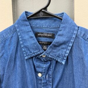 Banana Republic Men's Casual Blue Shirt